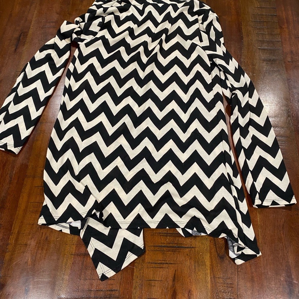 Cardigan - Picture 3 of 9